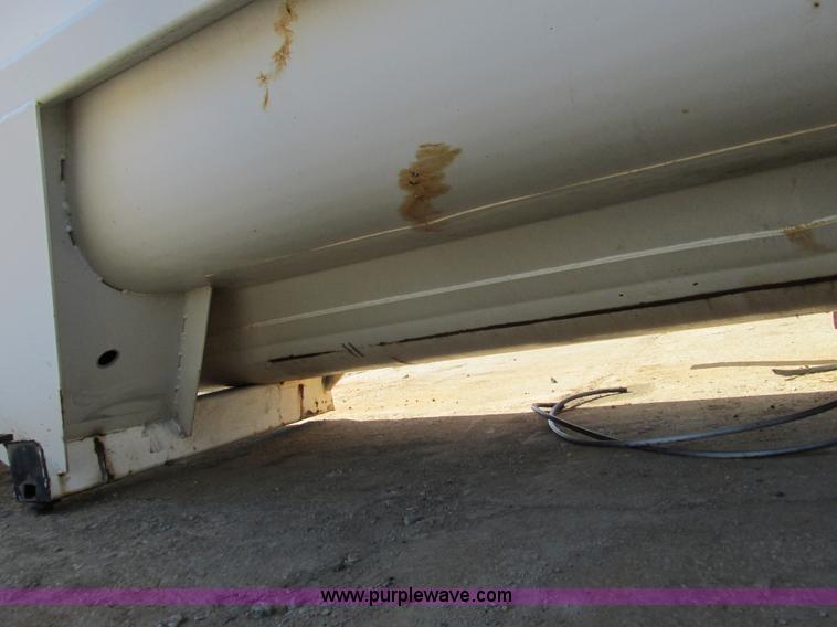 image for item G3007 Hydraulic drive feed bed with electric tarp