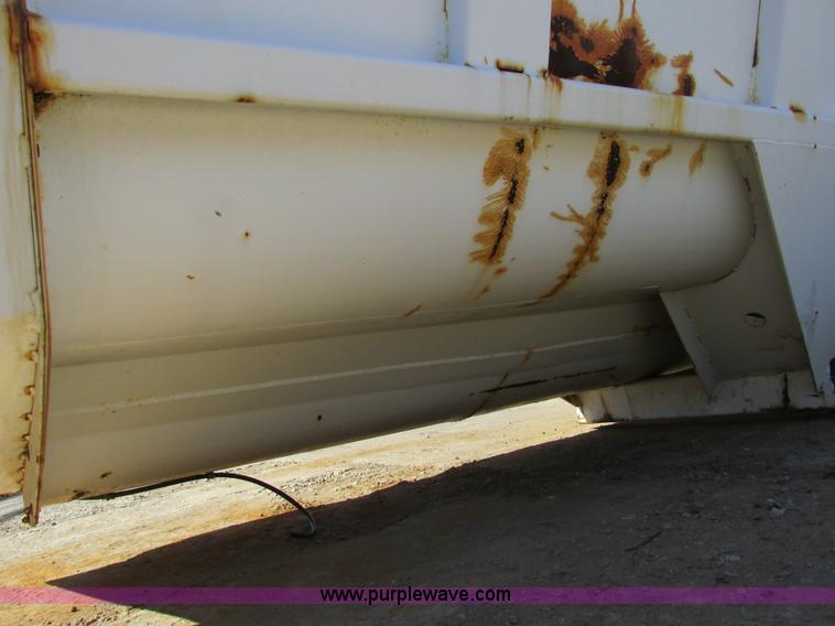 image for item G3007 Hydraulic drive feed bed with electric tarp