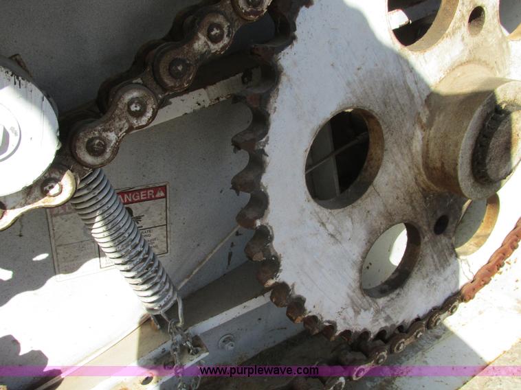 image for item G3007 Hydraulic drive feed bed with electric tarp