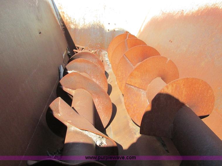 image for item G3007 Hydraulic drive feed bed with electric tarp