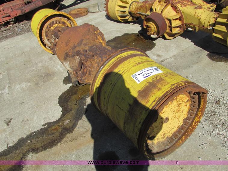 image for item G3010 Komatsu WA500 front axle