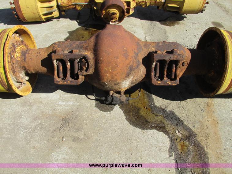 image for item G3010 Komatsu WA500 front axle