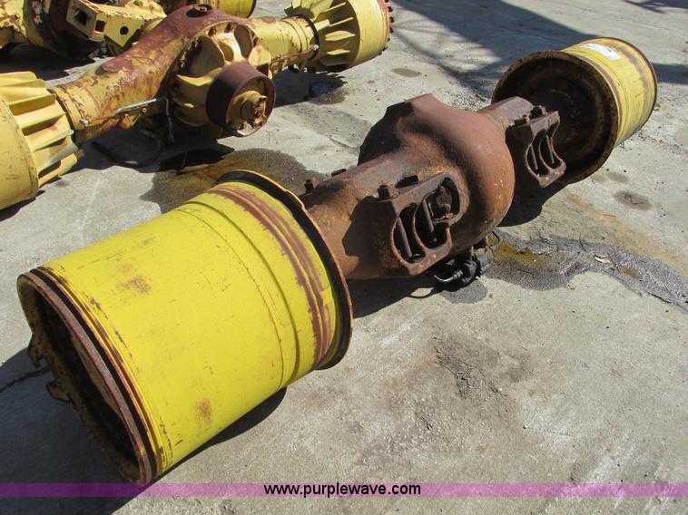 image for item G3010 Komatsu WA500 front axle