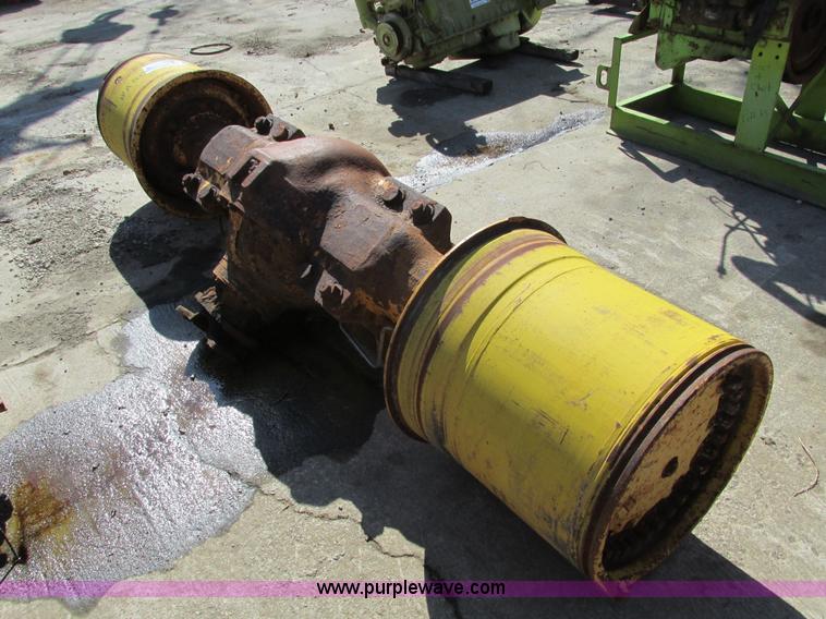 image for item G3010 Komatsu WA500 front axle