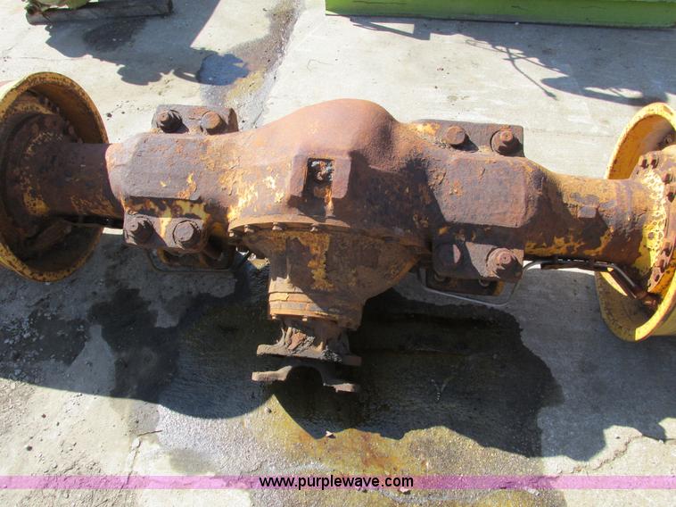 image for item G3010 Komatsu WA500 front axle