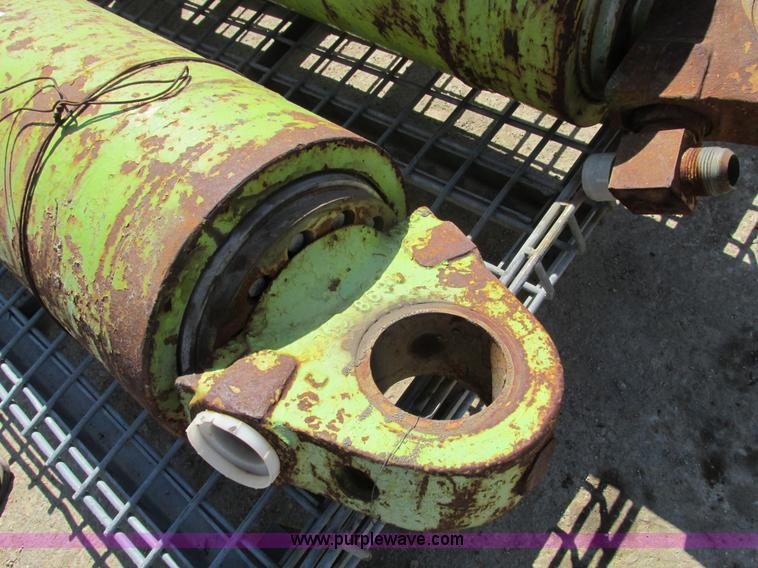 image for item G3028 (2) rebuilt ejector cylinders for Terrex S/TS24B scrapers