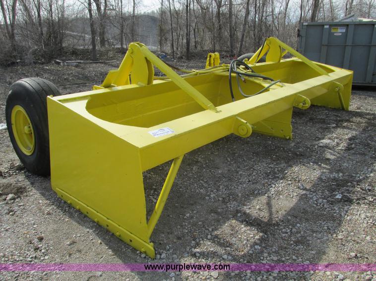 image for item G3044 18' pull behind box blade