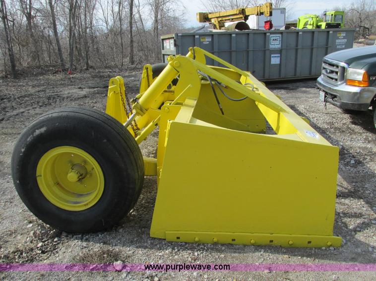 image for item G3044 18' pull behind box blade