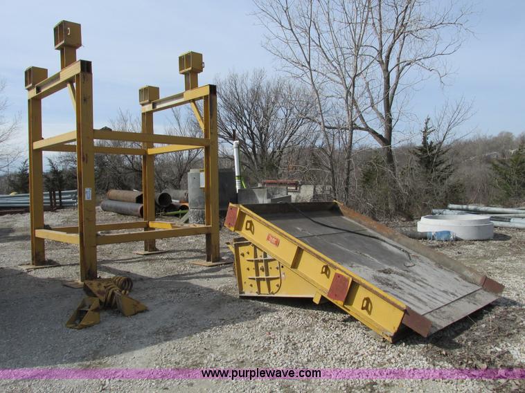 image for item G3045 Para-Mount ARP vibratory feeder