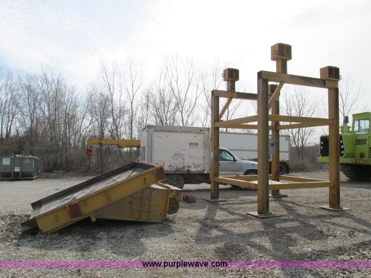 image for item G3045 Para-Mount ARP vibratory feeder