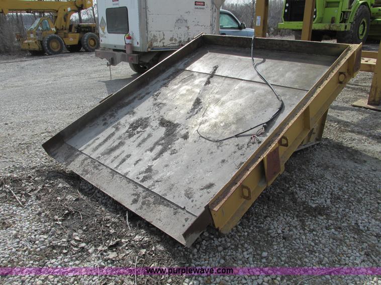 image for item G3045 Para-Mount ARP vibratory feeder