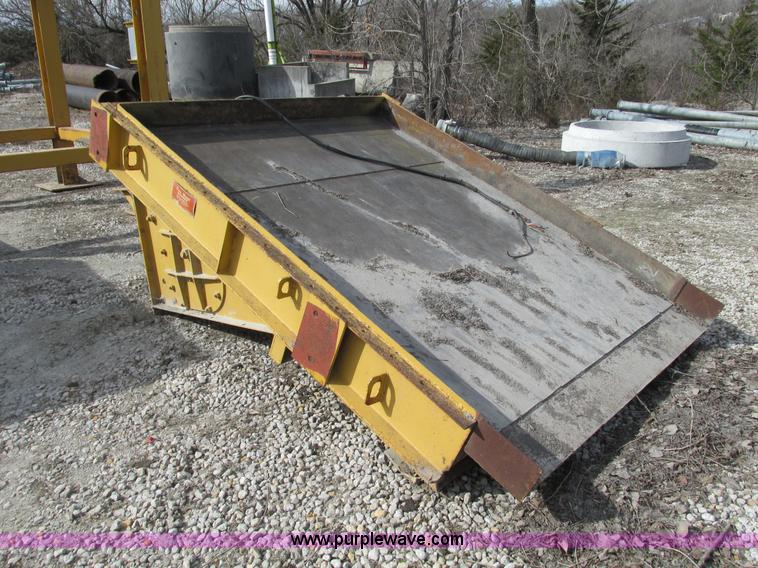 image for item G3045 Para-Mount ARP vibratory feeder