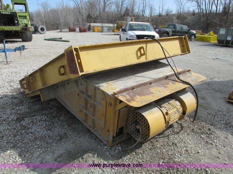 image for item G3045 Para-Mount ARP vibratory feeder