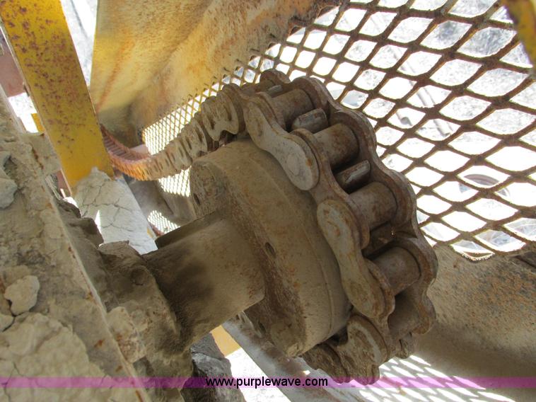 image for item G3049 Surge hopper and conveyor