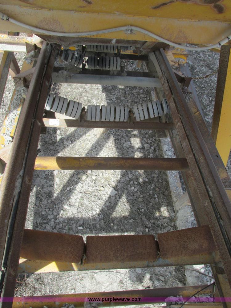 image for item G3049 Surge hopper and conveyor