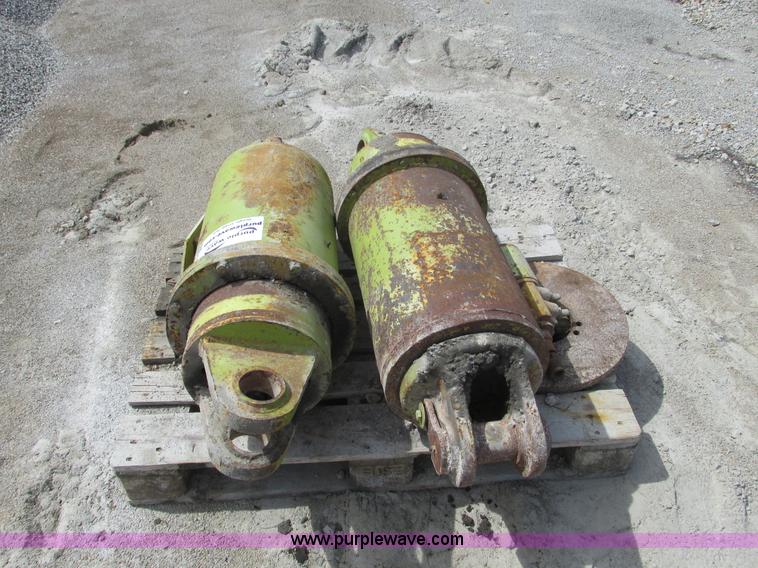 image for item G3054 (2) ride cylinders