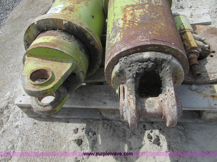 image for item G3054 (2) ride cylinders