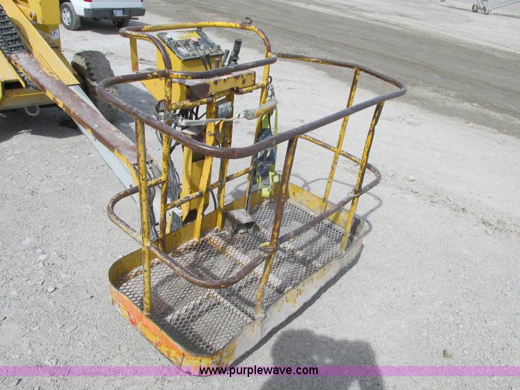 image for item G3064 Calavar RT48A boom lift