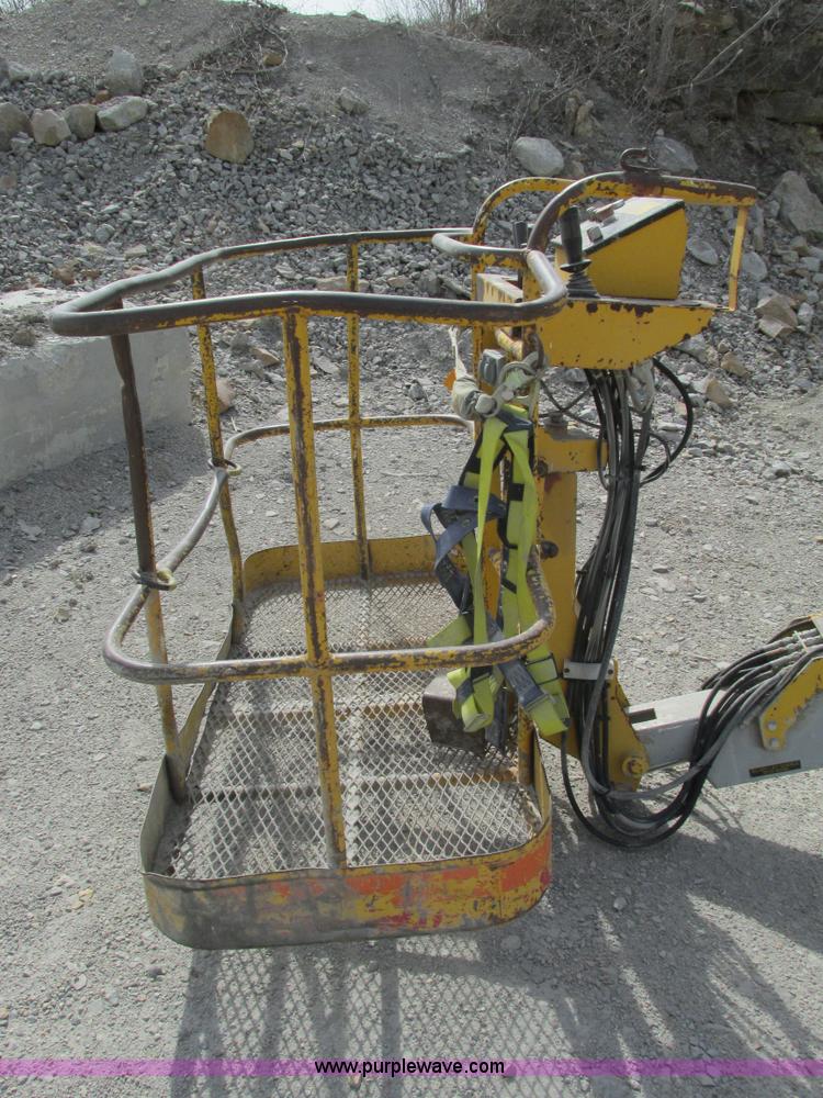 image for item G3064 Calavar RT48A boom lift