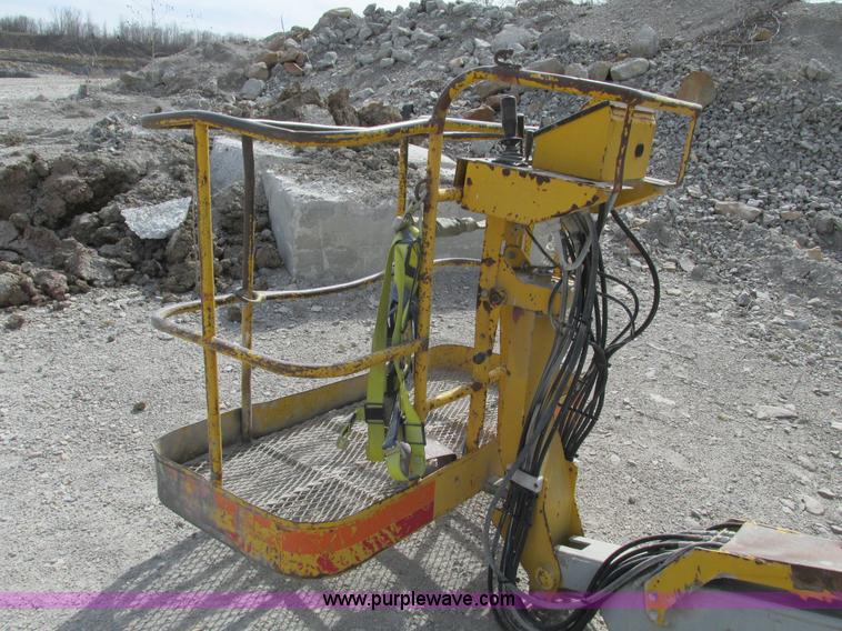 image for item G3064 Calavar RT48A boom lift