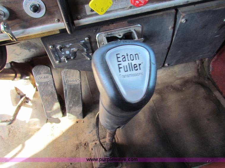 image for item G4191 1984 Peterbilt dump truck