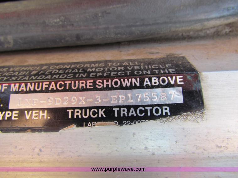 image for item G4191 1984 Peterbilt dump truck