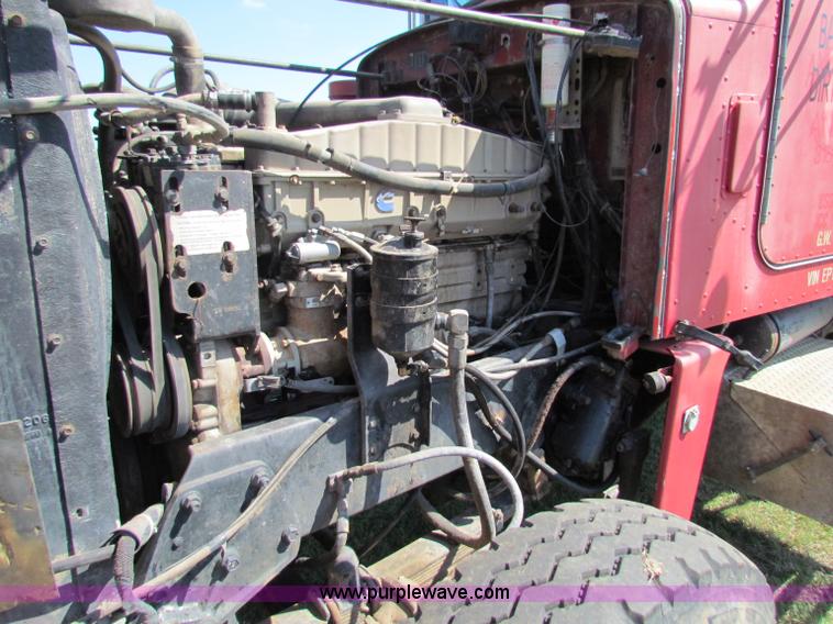 image for item G4191 1984 Peterbilt dump truck