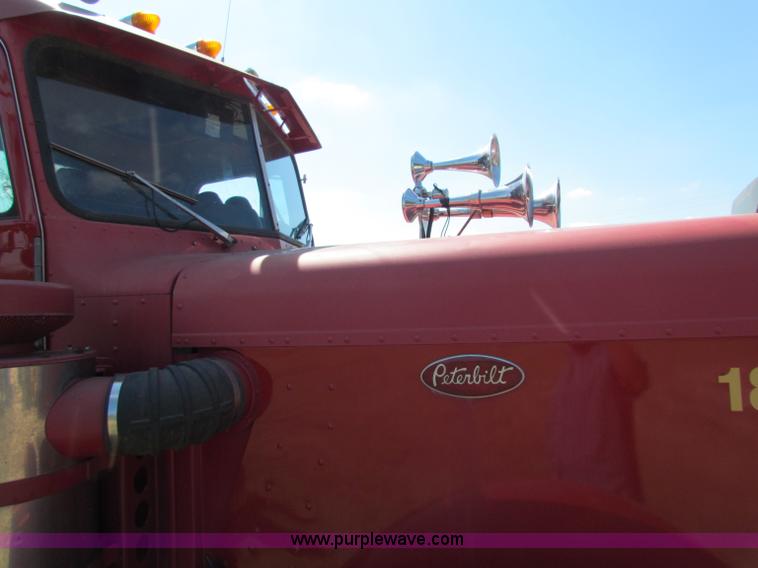 image for item G4191 1984 Peterbilt dump truck