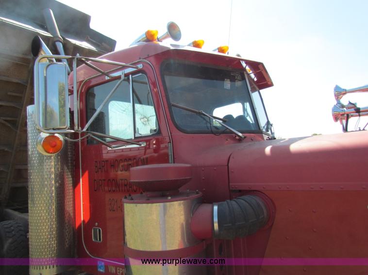 image for item G4191 1984 Peterbilt dump truck