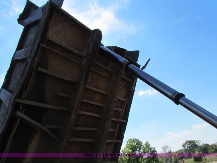 image for item G4191 1984 Peterbilt dump truck