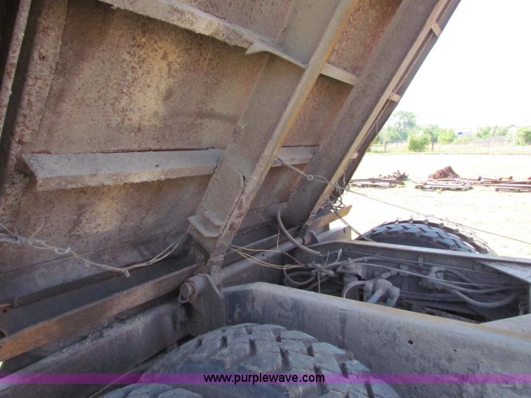 image for item G4191 1984 Peterbilt dump truck