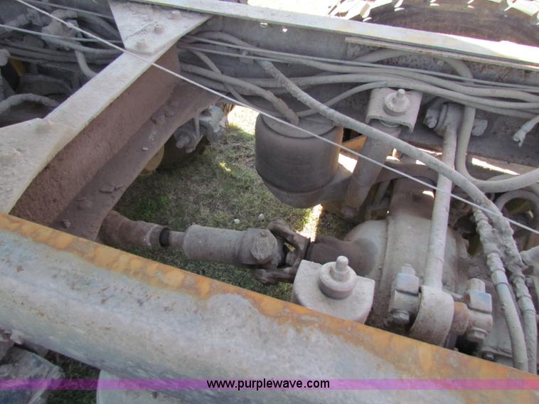 image for item G4191 1984 Peterbilt dump truck