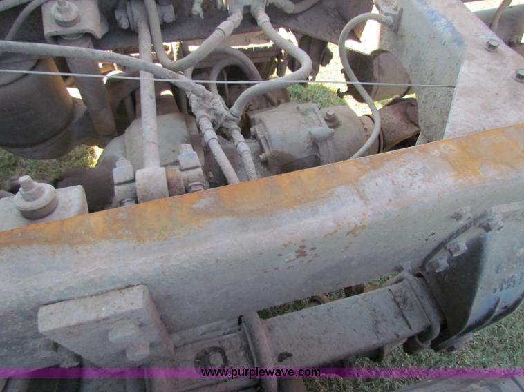 image for item G4191 1984 Peterbilt dump truck