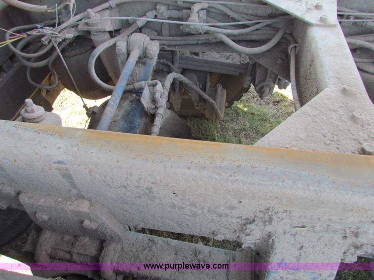 image for item G4191 1984 Peterbilt dump truck