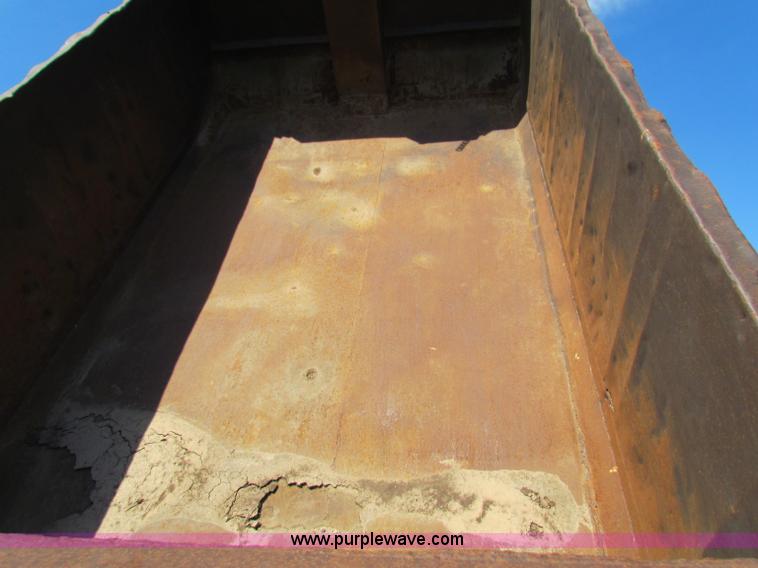 image for item G4191 1984 Peterbilt dump truck