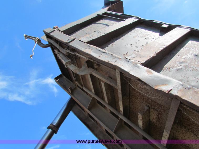 image for item G4191 1984 Peterbilt dump truck