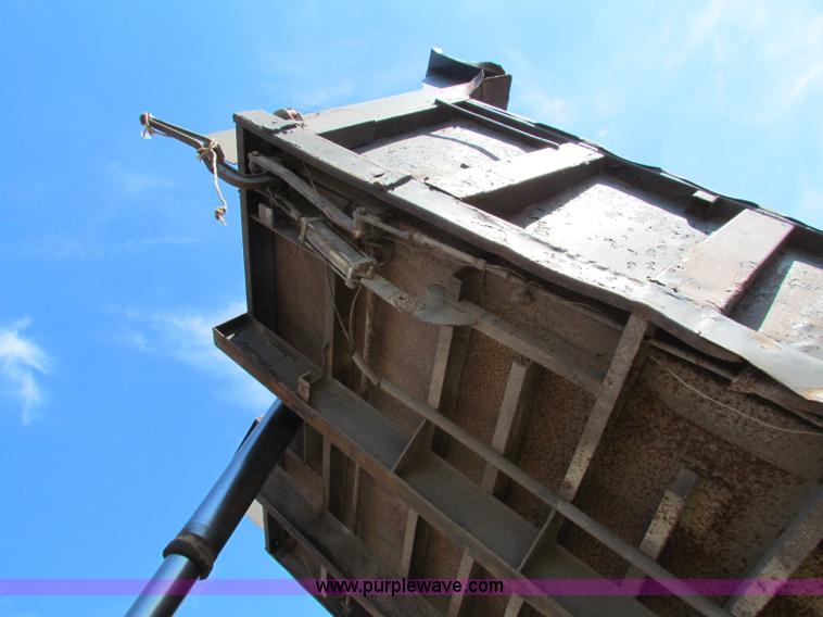 image for item G4191 1984 Peterbilt dump truck