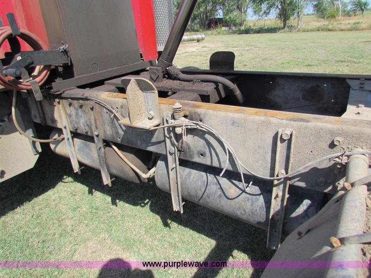 image for item G4191 1984 Peterbilt dump truck