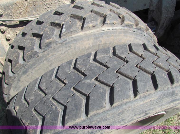 image for item G4191 1984 Peterbilt dump truck