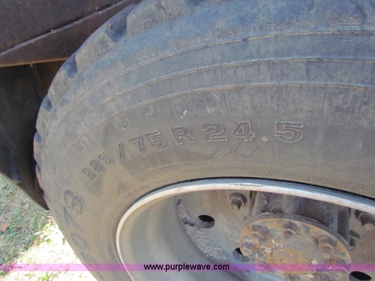 image for item G4191 1984 Peterbilt dump truck