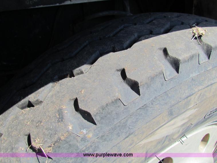 image for item G4191 1984 Peterbilt dump truck