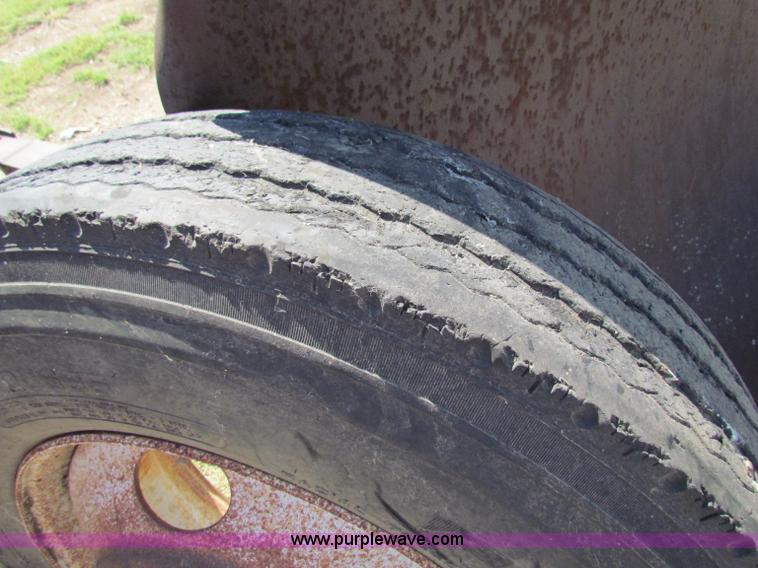 image for item G4191 1984 Peterbilt dump truck