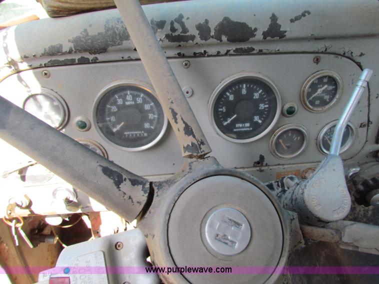 image for item G4195 1969 International semi truck