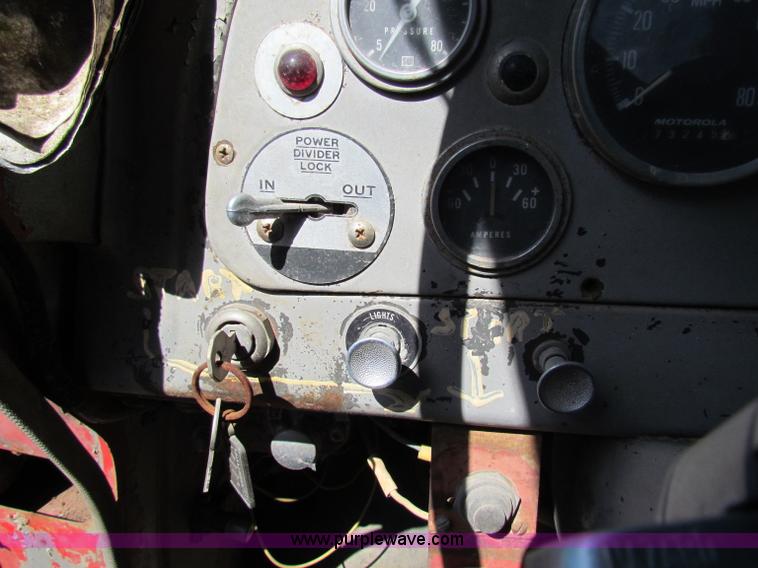 image for item G4195 1969 International semi truck