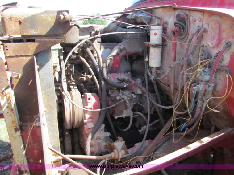 image for item G4195 1969 International semi truck