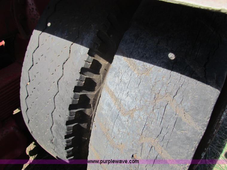 image for item G4195 1969 International semi truck