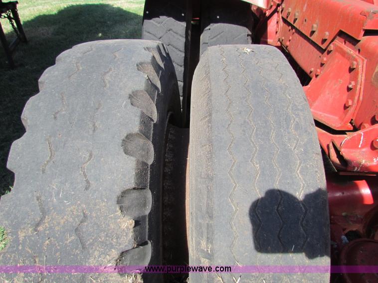 image for item G4195 1969 International semi truck