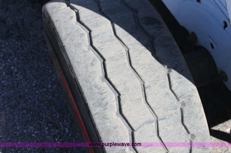 image for item G4203 2008 Bobcat S300 skid steer