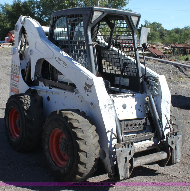 image for item G4204 2008 Bobcat S250 skid steer