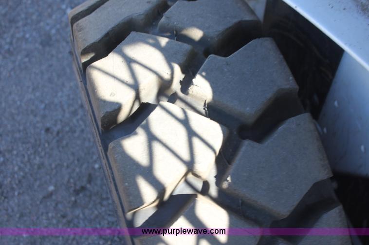 image for item G4205 2006 Bobcat S205 skid steer